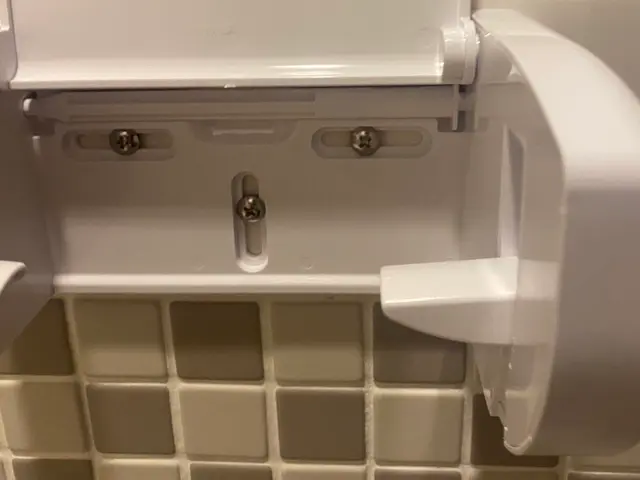 タイル壁や賃貸物件でもお任せください！お洒落なトイレットペーパーホルダーに◎サービスの画像