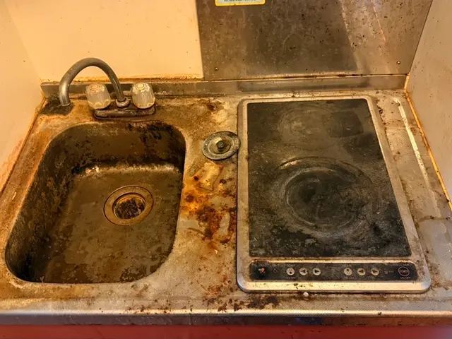 換気扇もセットで行ないます。汚キッチン·放ったらかしキッチンも、ご遠慮なく！サービスの画像