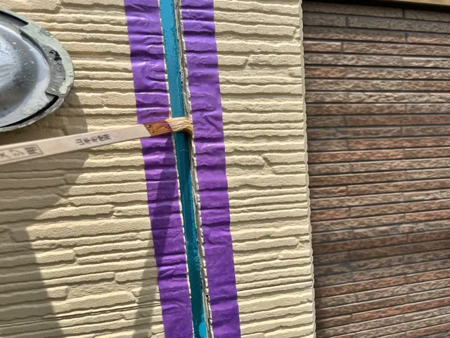 ″外壁コーキング作業″心を込めて施工します！ぜひ当店にお任せください！サービスの画像