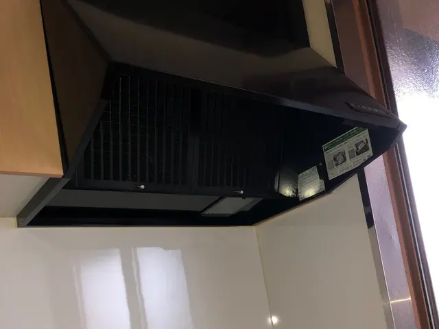 ＜地域密着で親切対応！＞経験豊富なスタッフが対応します。キッチンレンジフード清掃サービスの画像