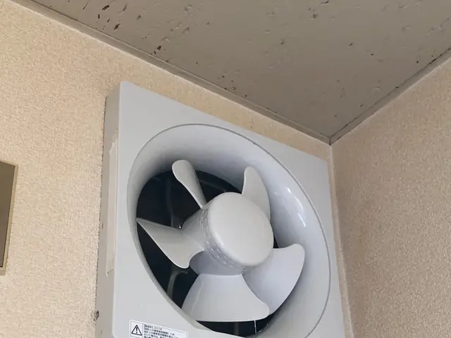 ＜地域密着で親切対応！＞経験豊富なスタッフが対応します。キッチンレンジフード清掃サービスの画像