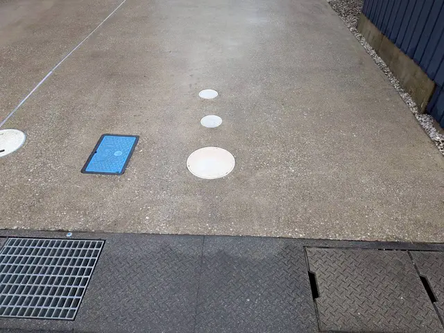 玄関、駐車場の床面の専用高圧洗浄！サービスの画像