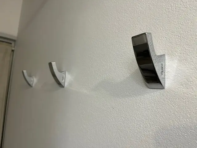 タオルハンガー・ハンガーラック・フックの交換・取付！！丁寧かつスピーディーに！！サービスの画像