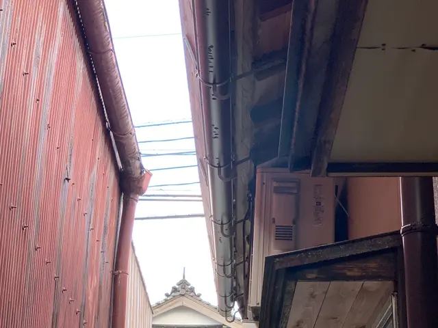 【雨樋修理ならハウスキーパーへお任せ下さい！】一級建築板金技能士による安心施工！サービスの画像