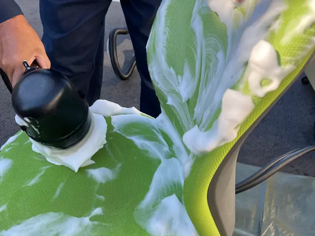 すっきり清潔！経験と知識を活かし迅速丁寧に作業いたします（布・合皮）サービスの画像