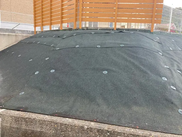 ★雑草知らずの庭へ。プロの防草シート施工で、もう草取りに悩まない★サービスの画像