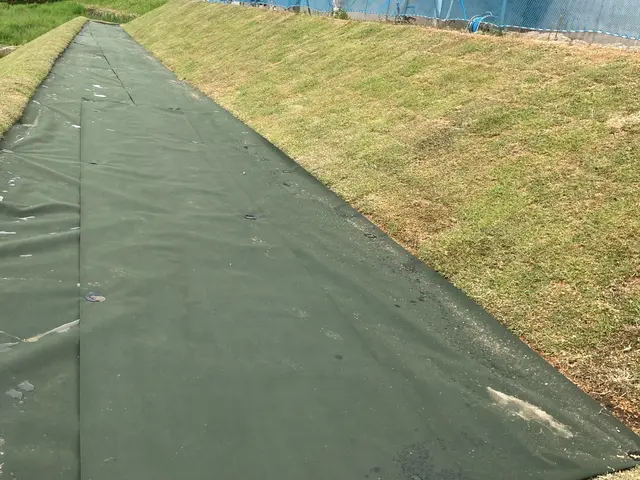 ★雑草知らずの庭へ。プロの防草シート施工で、もう草取りに悩まない★サービスの画像