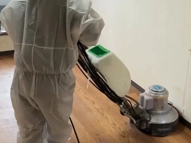 【ポリッシャー導入店‼】事務所、病院から飲食店まで幅広く対応いたします!!サービスの画像