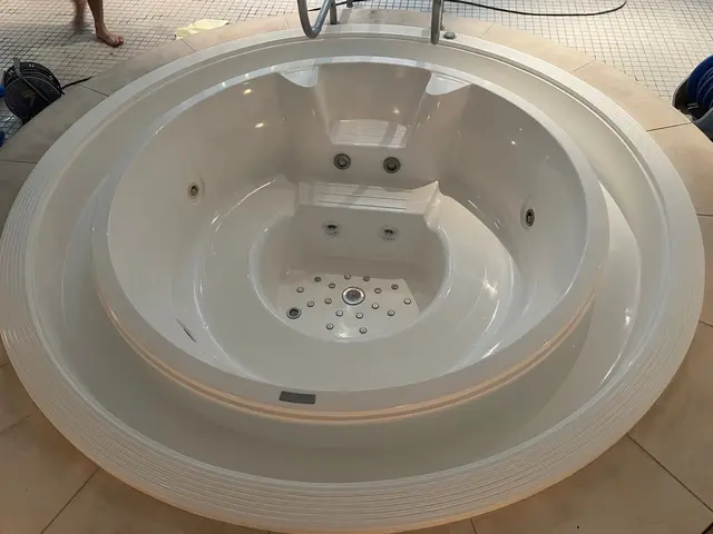 【業歴18年の経験と実績3000件以上】　　浴室/浴槽/特殊塗装専門サービスの画像