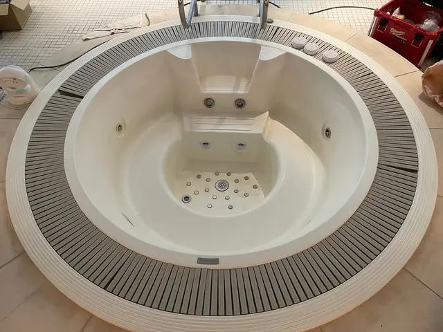 【業歴18年の経験と実績3000件以上】　　浴室/浴槽/特殊塗装専門サービスの画像