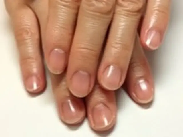 ミドル・シニアに大好評！話しやすさと丁寧な施術で選ばれ続ける訪問ネイルサービス