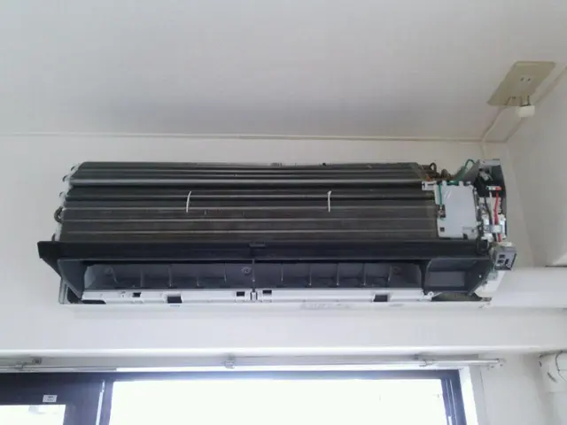 安心、快適、徹底洗浄、エコ洗剤使用のエアコンクリーニングサービスの画像