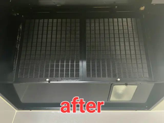 【夫婦でお伺い】頑固な油汚れもスッキリ解決☆女性でも安心！サービスの画像