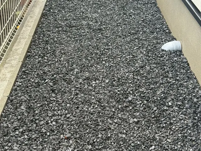外構砂利敷き工事・敷地整備砂利敷きサービスサービスの画像