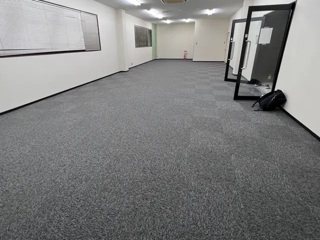 【後悔しない内装】オフィスや住まい等のタイルカーペット施工！賃貸でもOK!サービスの画像