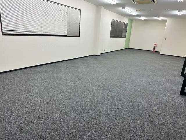 【後悔しない内装】オフィスや住まい等のタイルカーペット施工！賃貸でもOK!サービスの画像