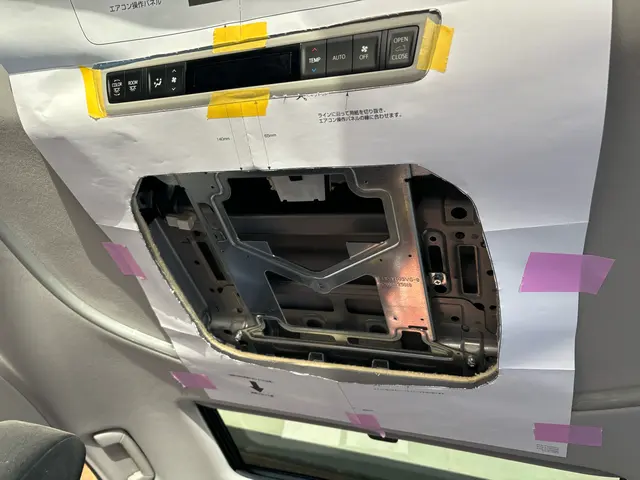 アルパイン/パイオニア フリップダウンモニター取付承ります！サービスの画像