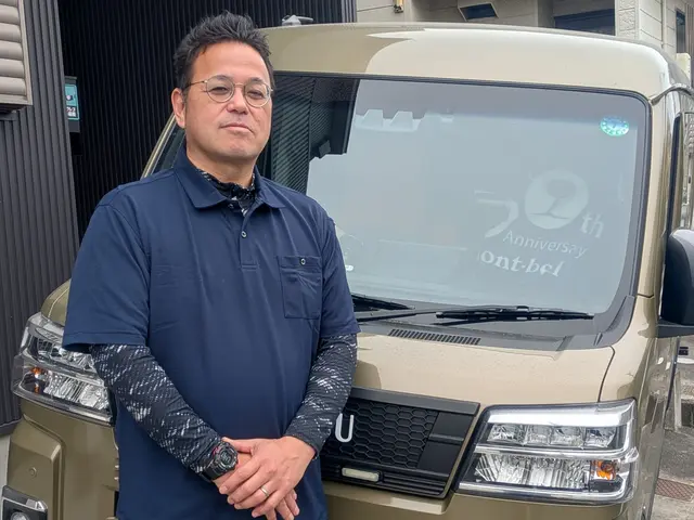 落として出来た床の凹み　家具の移動でついた床の傷　などを目立たなく補修します!サービスの画像