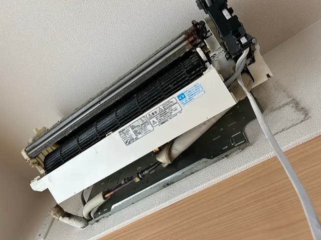 ☆エアコン修理☆水漏れや送風しか出ないなど迅速に原因追求し的確に修理致します！！サービスの画像