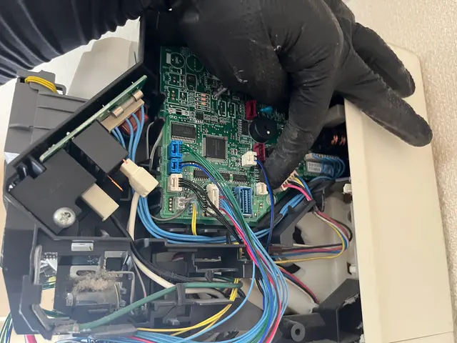 ☆エアコン修理☆水漏れや送風しか出ないなど迅速に原因追求し的確に修理致します！！サービスの画像