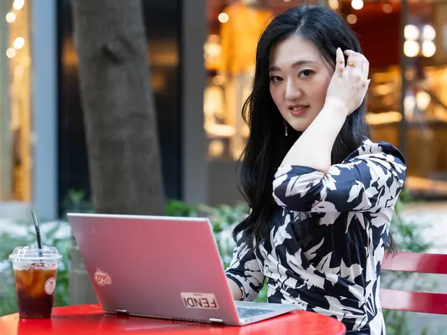 芸能事務所提携カメラマン / 10月は割引中！¥12,000 → ¥9,000サービスの画像