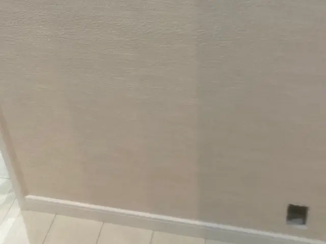 スイッチ、コンセントの場所を移します。サービスの画像