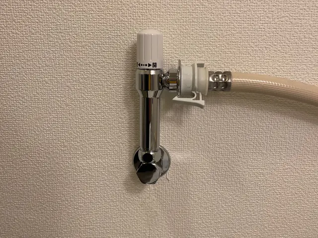 【水道蛇口交換専門店】壁ピタへの交換は当店で！安心工事保証付！女性スタッフ同行！サービスの画像