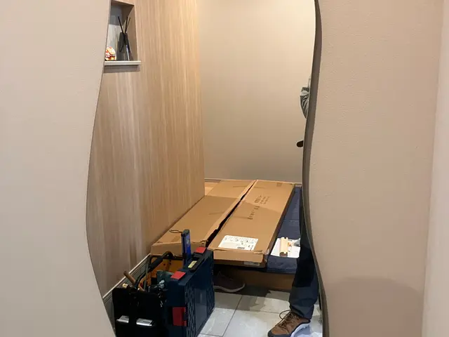 壁掛けミラー・鏡の取り付け、承ります！サービスの画像