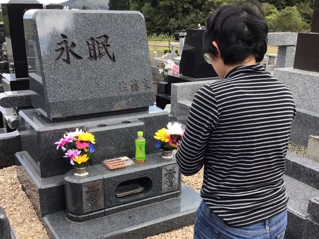 草むしりのプロが行う！迅速丁寧、墓参り代行サービスサービスの画像