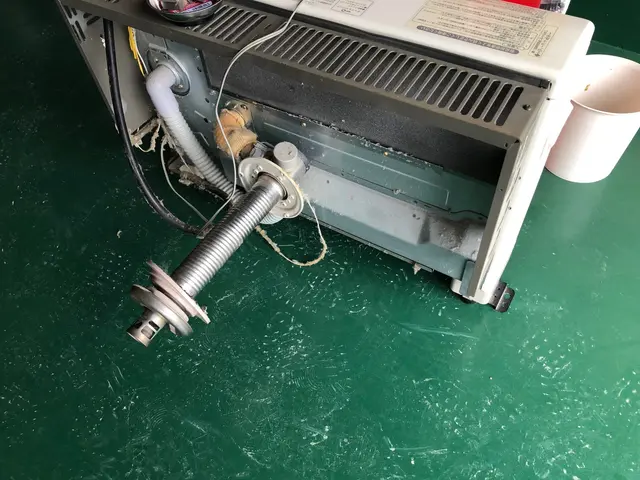 ＜地域密着で親切対応！＞経験豊富なスタッフが対応します。ストーブ掃除サービスの画像