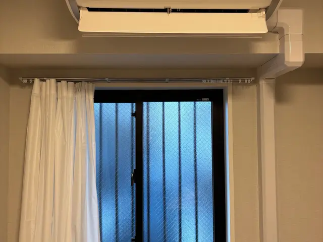 信頼・安心を訴求する「工事歴20年の職人が確かな技術で対応」「安心保証付き！サービスの画像