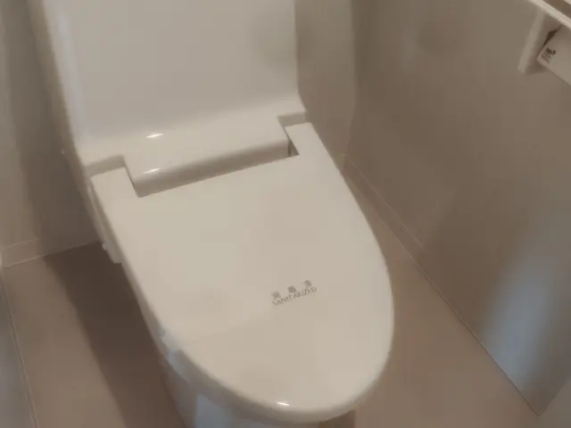 不具合による交換や賃貸入居時の取付、退去時の原状回復による取外し等、お任せ下さいサービスの画像