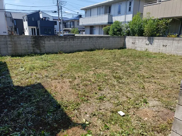 機械草刈り機で超スッキリ!!近隣トラブルや防犯、害虫対策にも!立ち会い不用OK!サービスの画像