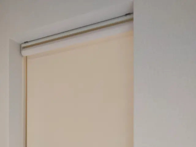 【大阪＠八尾市】カーテンレール、ブラインド、ロールスクリーンなど◎サービスの画像