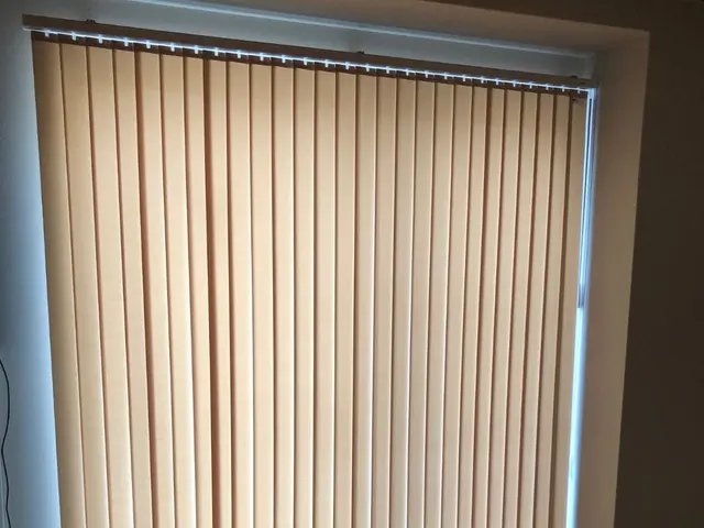 【大阪＠八尾市】カーテンレール、ブラインド、ロールスクリーンなど◎サービスの画像