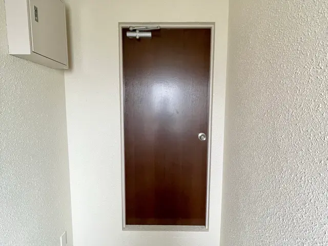今流行りのダイノックシートで古い建具も生まれ変わります！サービスの画像