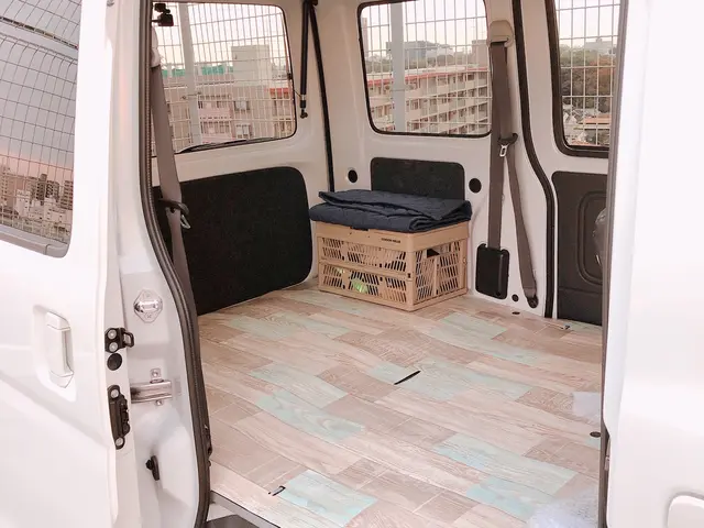 可動棚（自在棚）、ウォールシェルフはレーザー水平器を使用して正確に設置いたしますサービスの画像