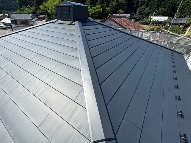 損害保険加入済で安心◎作業の外注は一切なく、最後まで責任を持って対応いたします！サービスの画像