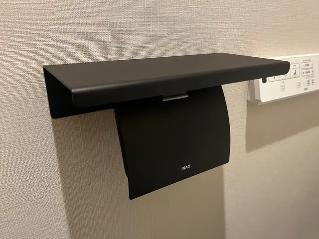 トイレットペーパーホルダーの交換・取り付け！丁寧かつスピーディーに！！サービスの画像