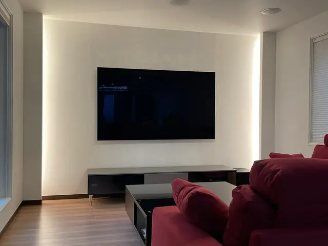 大手量販店実績多数　年800台過去8000台以上の施工　実績豊富なテレビ壁掛けサービスの画像