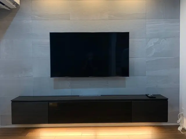 大手量販店実績多数　年800台過去8000台以上の施工　実績豊富なテレビ壁掛けサービスの画像