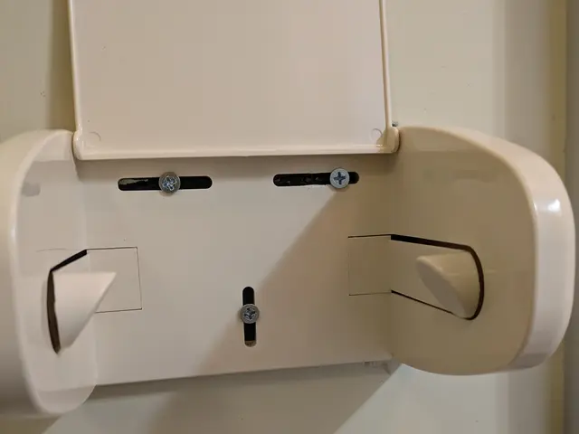 ペーパーホルダー・タオルハンガーなど　その他住宅小物の取付も承ります！サービスの画像