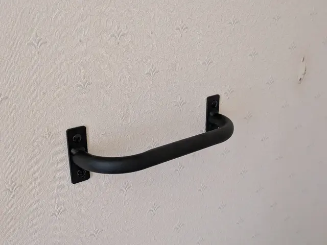 ペーパーホルダー・タオルハンガーなど　その他住宅小物の取付も承ります！サービスの画像