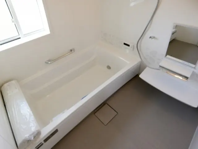 カビや汚れを徹底的に落とす。気持ち良く浴室をご利用いただけるようにクリーニング。サービスの画像