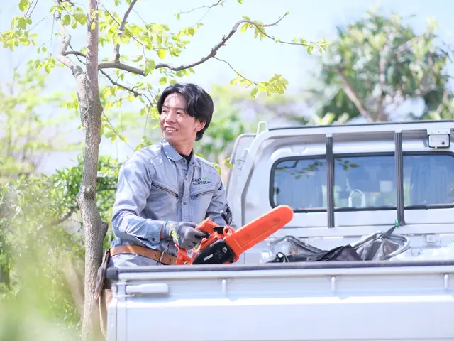 困っていませんか？伸びすぎた樹木！『庭木お手入れ、伐採専門店』サービスの画像