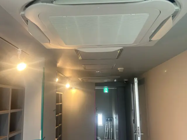 業務用エアコン取り付け工事サービスの画像