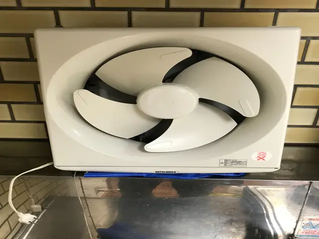 丁寧な作業で頑固な油汚れも一掃しますサービスの画像