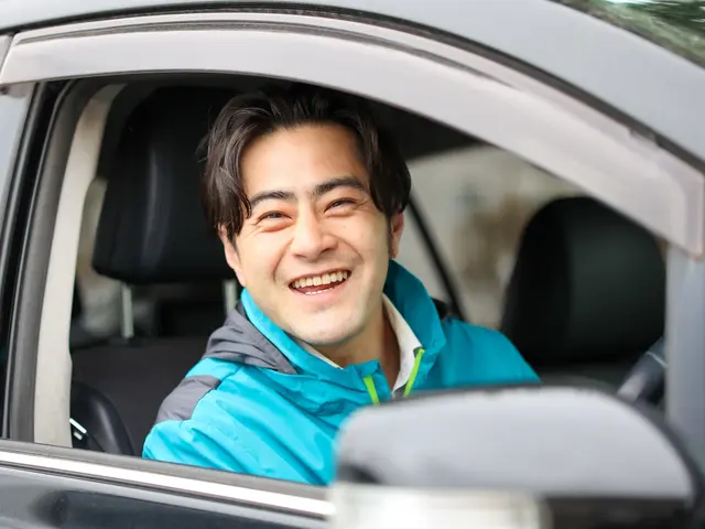 ◎屋根・カーポートの雪下ろし◎☆玄関廻り・雪庇等☆★緊急要請・早朝ご相談下さい★サービスの画像