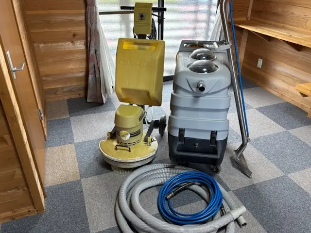 店舗 事務所清掃お任せ下さい。ビル技能士が３0年の実績と経験で迅速丁寧に致しますサービスの画像