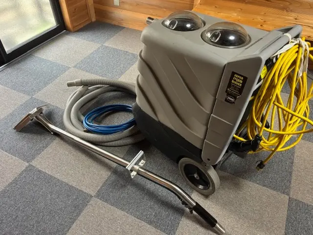 店舗 事務所清掃お任せ下さい。ビル技能士が３0年の実績と経験で迅速丁寧に致しますサービスの画像